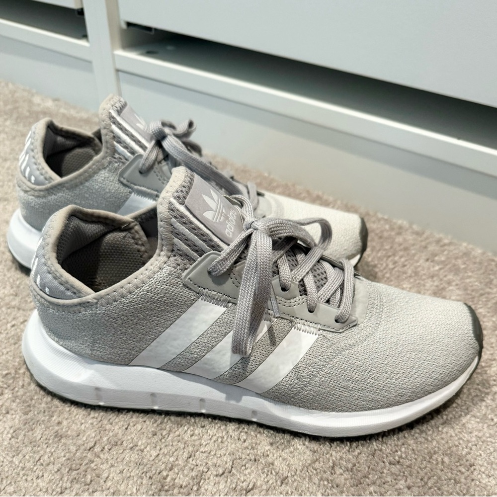 Adidas Swift Run - image 2